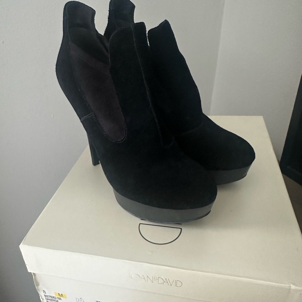 Joan & David Elegant Black Heeled Boots